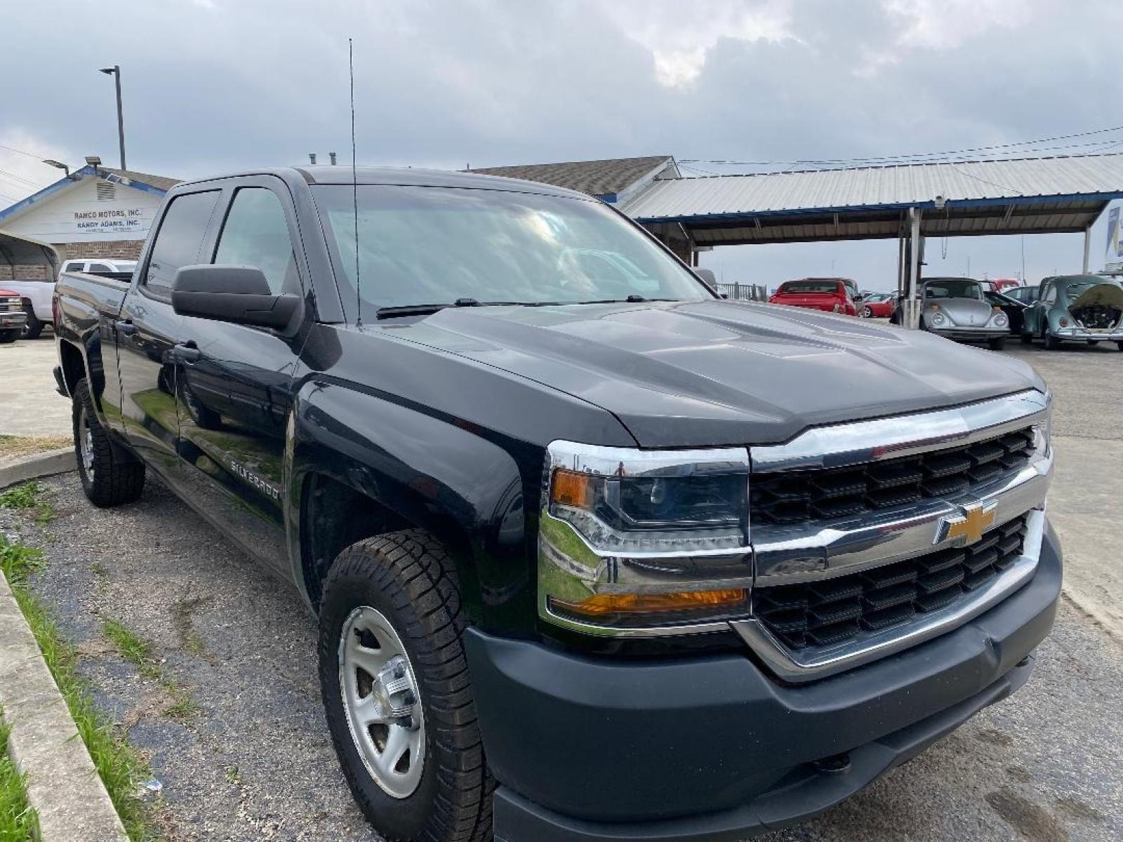 2018 Black Chevrolet Silverado 1500 LS Crew Cab Long Box 4WD (3GCUKNEC6JG) with an 5.3L V8 OHV 16V engine, 6A transmission, located at 1687 Business 35 S, New Braunfels, TX, 78130, (830) 625-7159, 29.655487, -98.051491 - Photo #5